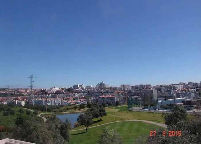 Sunny Suites Golf And Free Parking Guest House
